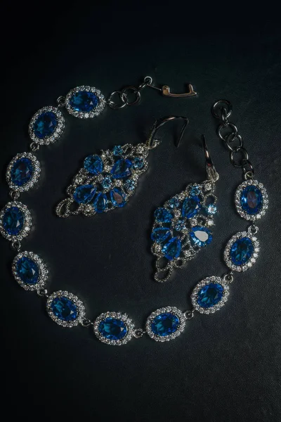 Moda Pulseira Prata Brincos Com Pedra Azul Violeta Imitação Tanzanite — Fotografia de Stock