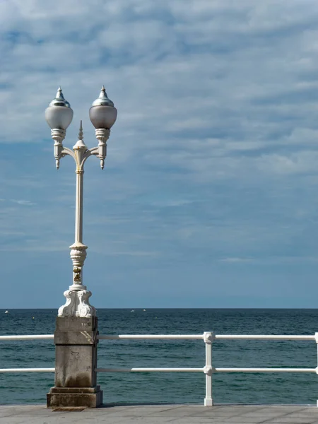 Vintage Lampa Ljus Strandpromenaden Kan Horisonten Där Havet Och Himlen — Stockfoto