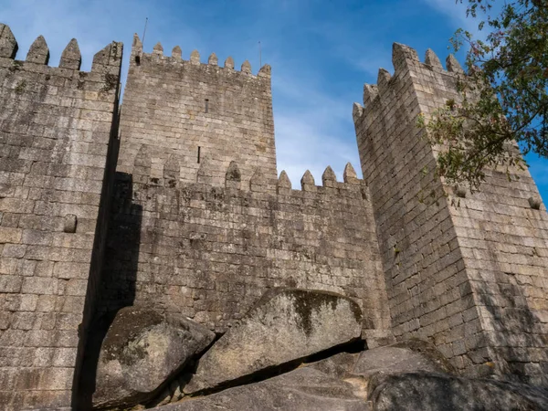 Detalle Las Torres Almenas Del Castillo Guimaraes Portugal Soleado Día — Foto de Stock