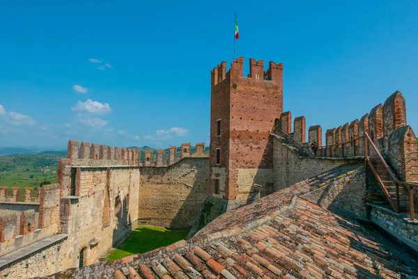 Castello Soave Vicino Verona Nella Soleggiata Giornata Inizio Estate — Foto Stock