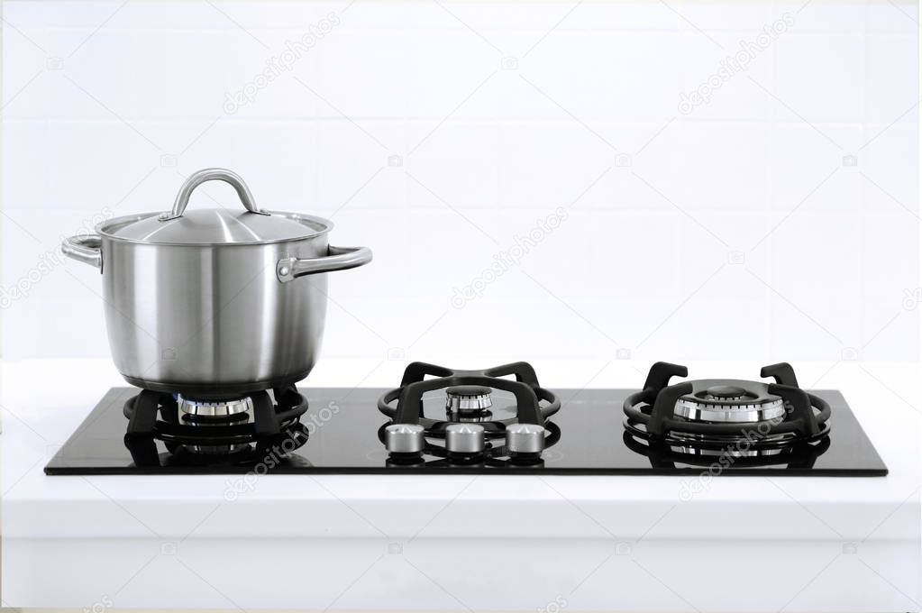 Minimalistic kitchen stove with gas