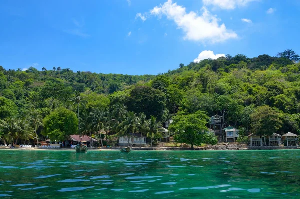 Pláž Bungalovy Tropickém Lese Vystřelena Moře Tyrkysové Moře Pláž Paradise — Stock fotografie