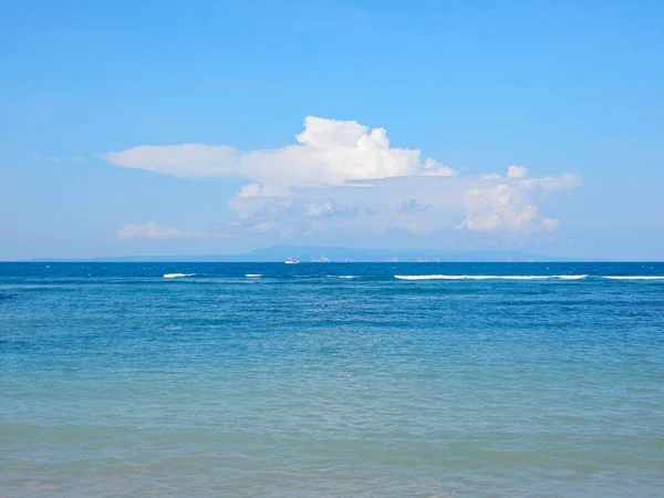 Horizonte do mar na costa — Fotografia de Stock