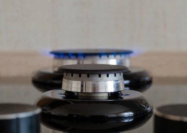 İkinci bir alev ile iki gaz brülörleri