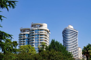 Bitki örtüsü ile çevrili ev damarları