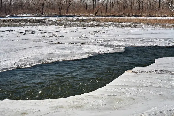   Kışın Kuban Nehri