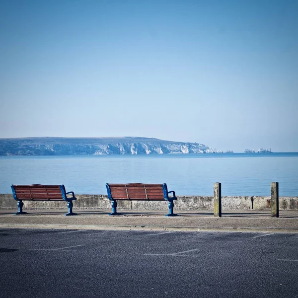Summer Concept Two Benches Sea View Cliff — Stock Photo, Image
