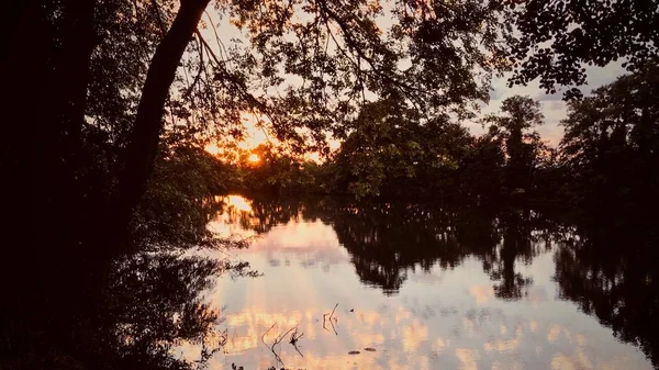 Schönen Sonnenuntergang Und Blick Auf Den Fluss Lesung Berkshire — Stockfoto