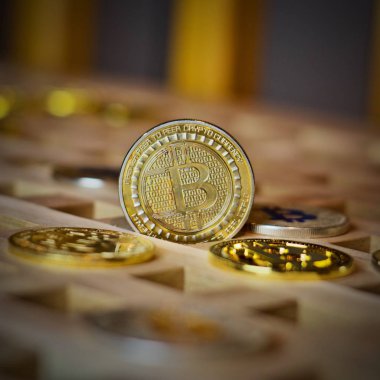 Dijital para fiziksel metal bitcoin para. Cryptocurrency iş kavramı.