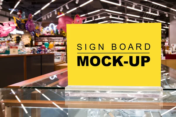 Mock up publicidade sinalização no shopping — Fotografia de Stock