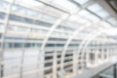 Havaalanı salonunda güzel mimaribulanık arka plan