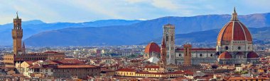 Eski Saray ve katedral kubbe ile İtalya Floransa şehir panoraması