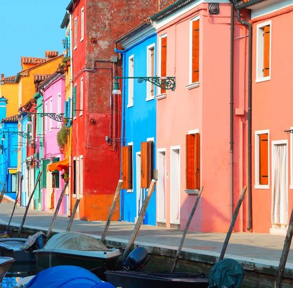 Venedik Yakınındaki Burano Adası Renkli Evleri — Stok fotoğraf