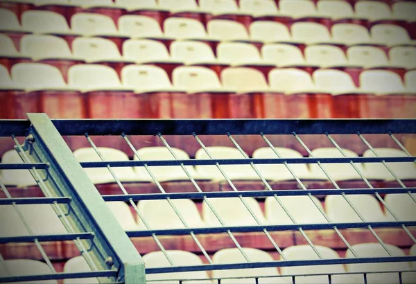 Logam Mesh Stadion Untuk Membagi Penggemar Tangga Dari Para Pemain — Stok Foto