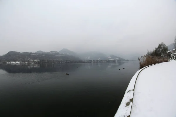 Winterlandschap Met Sneeuw Lake Genaamd Lago Fimon Noord Italië — Stockfoto
