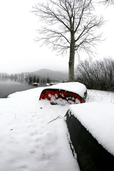 Some Boats Snow Lake Winter — Stock Photo, Image