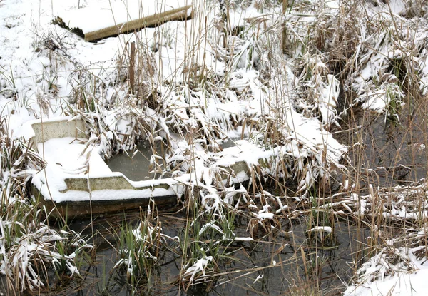 Naufrágio Uma Rota Barco Pelo Lago Inverno Com Neve — Fotografia de Stock