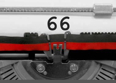 66 numara metin tarafından eski bir daktilo beyaz kağıda yazılmış