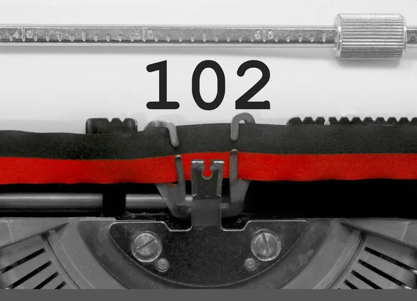 102 Texto Numérico Escrito Por Uma Máquina Escrever Antiga Folha — Fotografia de Stock