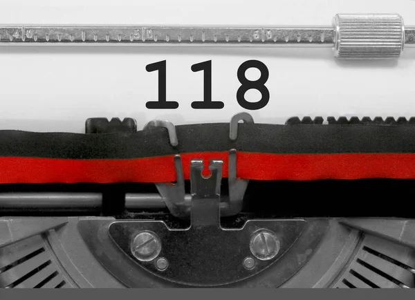 118 Nummer Tekst Geschreven Door Een Oude Schrijfmachine Wit Vel — Stockfoto