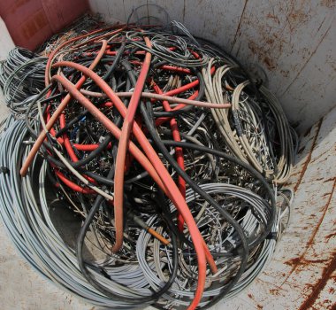 Konteyner elettrical dolu tarafından balıkgözü lens fotoğrafı geri dönüşüm merkezi kablolar