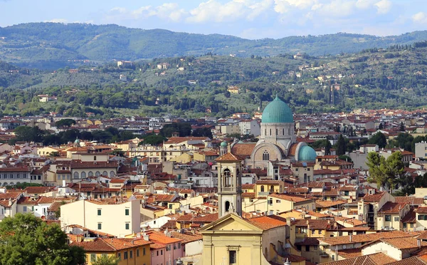 Kopuła Starożytnej Synagogi Florencji Włoszech Dzwonnica Kościoła Chrześcijańskiego Widziana Góry — Zdjęcie stockowe