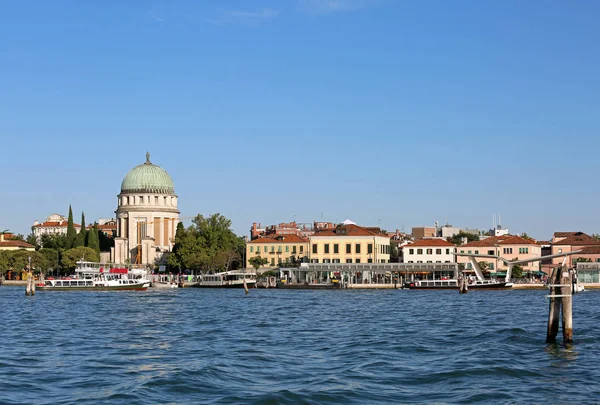 Cúpula Antigo Monumento Ossuário Ilha Chamada Lido Venezia Lagoa Veneziana — Fotografia de Stock