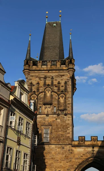 Prag Der Tschechischen Republik Der Große Turm Der Karlsbrücke — Stockfoto