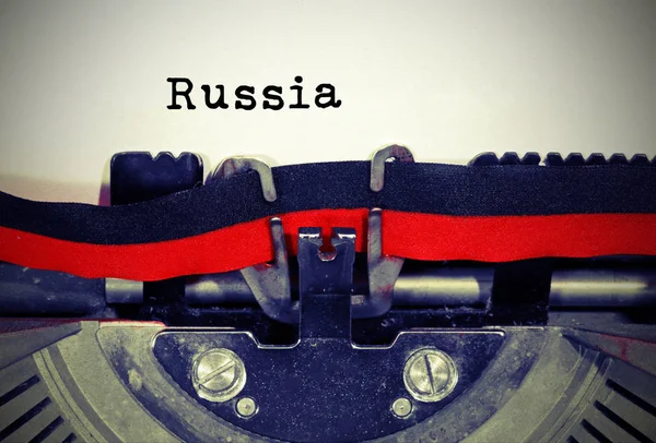 Россия Написана Старой Печатной Машинкой Белом Листе Винтажным Эффектом — стоковое фото