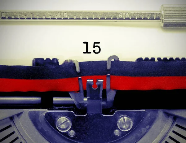 Número Texto Escrito Por Una Vieja Máquina Escribir Hoja Blanca — Foto de Stock