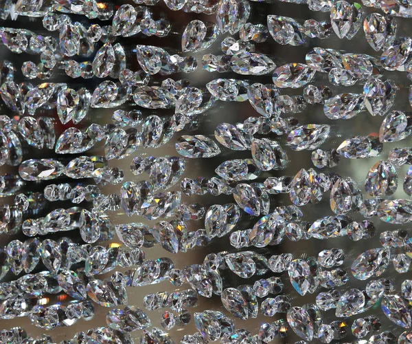 Сотни Бриллиантов Мерцают Зеркале Фоне Ювелирного Магазина — стоковое фото