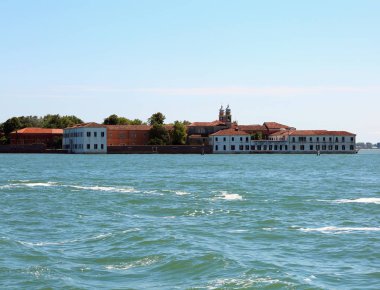 binalar bir kez adanın İtalya Venedik lagoon yakınındaki Venedik San Servolo denilen bir tımarhanede olarak kullanılmıştır