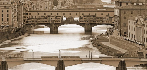 Sepya Ile Talya Floransa Arno Nehri Üzerinde Ponte Vecchio Olarak — Stok fotoğraf