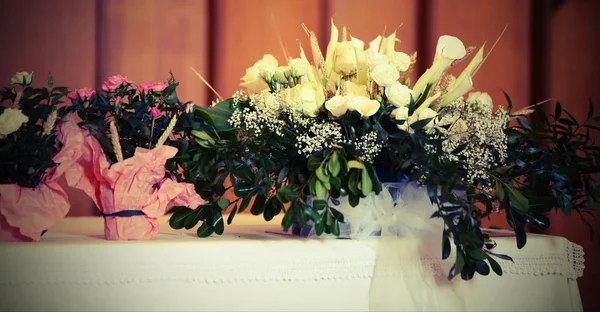 Sok Cserépben Virágok Oltáron Katolikus Egyház Vintage Hatású — Stock Fotó