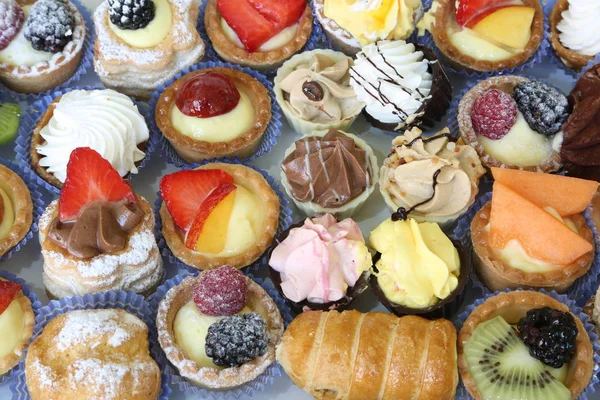 Mignon Pastries Filled Creams Fruits Sale Pastry Shop — Stock Photo, Image