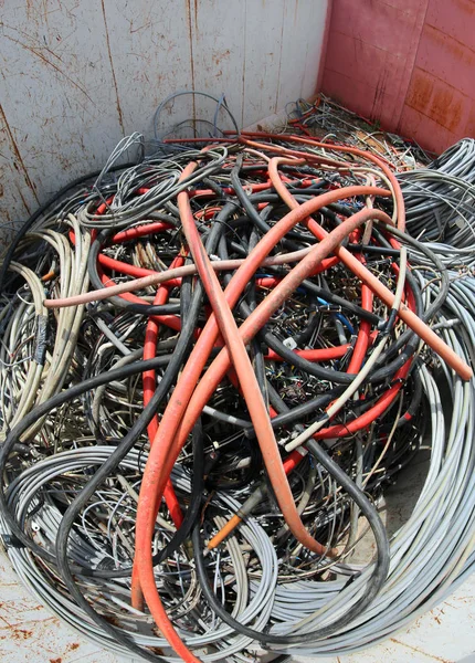 Los Cables Rotos Los Tipos Distintos Contenedor Del Vertedero — Foto de Stock