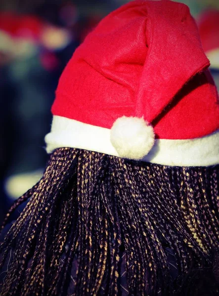 Frau Mit Haaren Zöpfen Und Hut Von Weihnachtsmann Winter Mit — Stockfoto