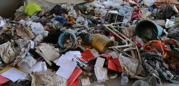 Evsizler Paçavra Kırık Öğelerle Insanlar Olmadan — Stok fotoğraf