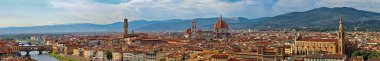 Floransa İtalya geniş panorama aynı çerçevede Köprüsü ve katedral kubbe ile inanılmaz bir geniş açı olabilmesi için birçok fotoğraflarını katılmadan