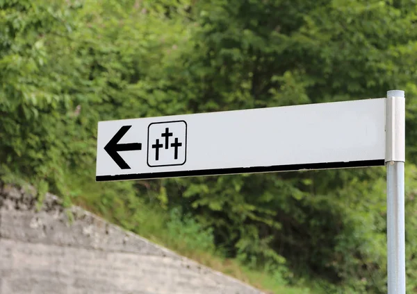 Black White Road Sign Marking Cemetery Direction — Stock Photo, Image