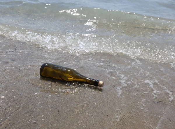 Секретное Послание Бутылке Море — стоковое фото