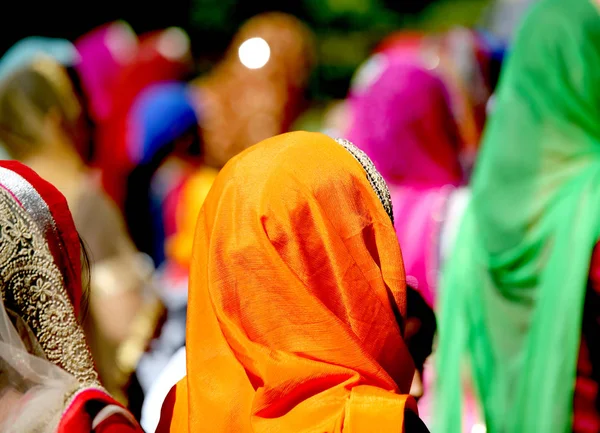 Les Femmes Avec Des Voiles Très Colorés Couleurs Vives Vives — Photo