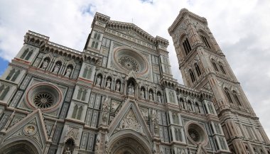 Campanile di Giotto İtalyanca dil adı Floransa İtalya cephe Duomo ve büyük çan kulesi
