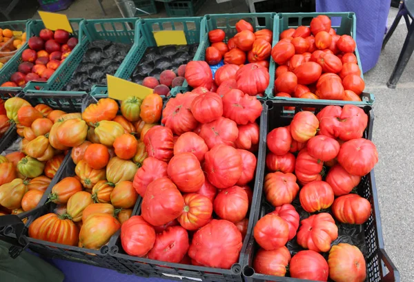 Kisten Voller Roter Tomaten Zum Verkauf — Stockfoto