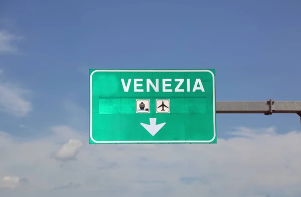 Grand Panneau Signalisation Avec Texte Venezia Qui Signifie Venise Langue — Photo