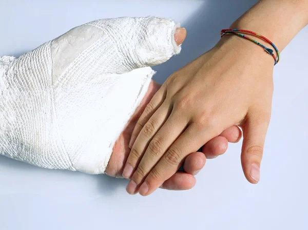 Man His Hand Plastered Due Domestic Accident Holds Hand His — Stock Photo, Image