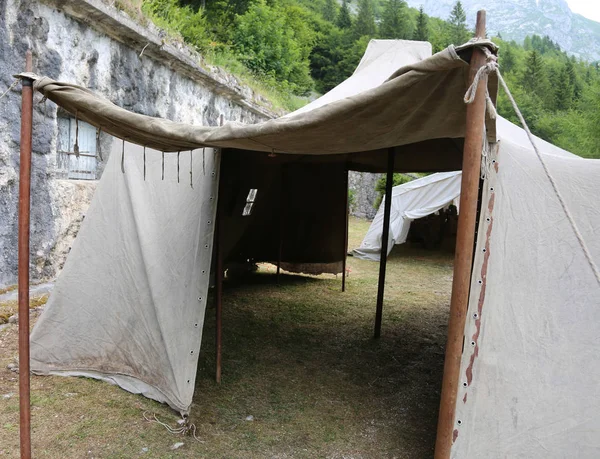 Namiot Wojskowy Obóz Wojny Światowej Górach — Zdjęcie stockowe