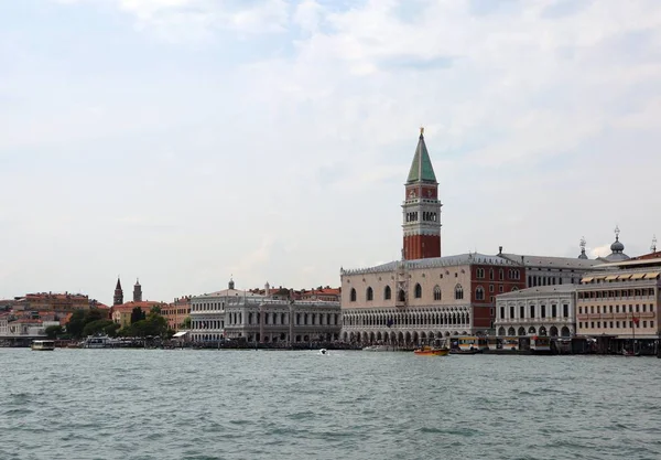 Venetië Italië Bell Toren Van San Marco Het Dogenpaleis Genaamd — Stockfoto