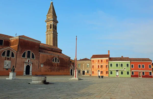 Duży Kwadrat Wyspa Burano Pobliżu Wenecji Włoszech Bez Ludzi — Zdjęcie stockowe