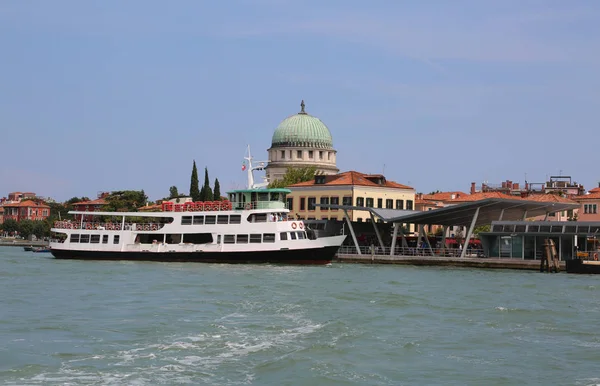 Boat Transport Passengers Tourists Called Vaporetto Italian Language Lido Venice — Stock Photo, Image